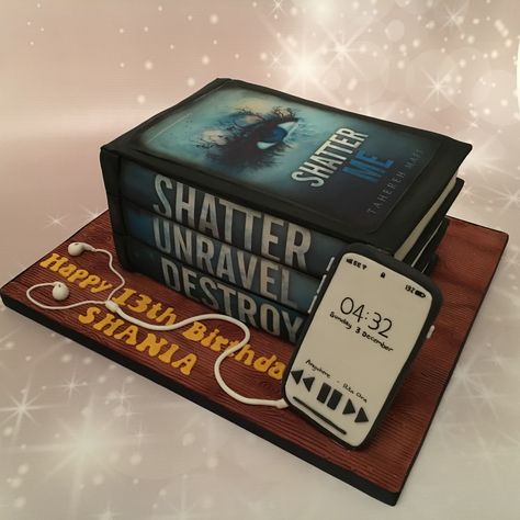 Cakes Books Design, Cake Ideas Book Theme, Book Lovers Cake Ideas, Thirteen Cake Ideas, Book Theme Cake Ideas, Book Inspired Cakes, Bookworm Birthday Cake, Birthday Cake Book Design, Bookish Birthday Cakes