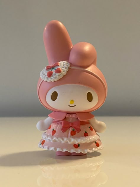 My Melody Figurines, Miniso Sanrio Figures, My Melody Things, My Melody Clay, Sanrio Figurine, My Melody Drawing, Sanrio Figures, Bunny Strawberry, Sanrio Aesthetic