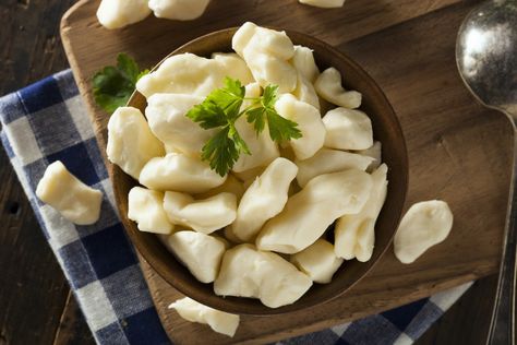 How to Make Cheese Curds: Homemade Cheese Curds Recipe Homemade Cheese Curds, Cheese Curds Recipe, Cheese Recipes Homemade, Curd Cheese, Fried Cheese Curds, Cheese Making Recipes, Diy Cheese, Curd Recipe, Cheese Curds