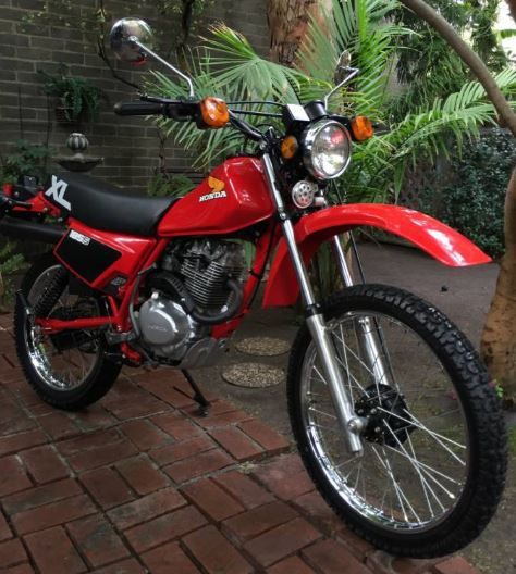 Honda XL185S - Front Right Honda Offroad, Dirtbike Memes, Ducati Monster Custom, Honda Motorbikes, Vintage Honda Motorcycles, Honda Scrambler, Moto Scrambler, Custom Bagger, Custom Motorcycle Helmets