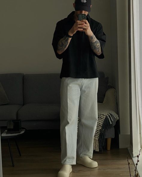 DANIEL SIMMONS | Random | Instagram Losse Outfits, Daniel Simmons, Guys Clothing Styles, Mens Casual, Mens Casual Outfits, Clothing Styles, Men's Clothing, Men's Fashion, Comfort Fit