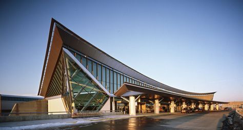 Nordic House Architecture, Airport Architecture, Tropical Houses Architecture, Small House Architecture, House Architecture Styles, Airport Terminal, Airport Design, Mall Design, Tropical House