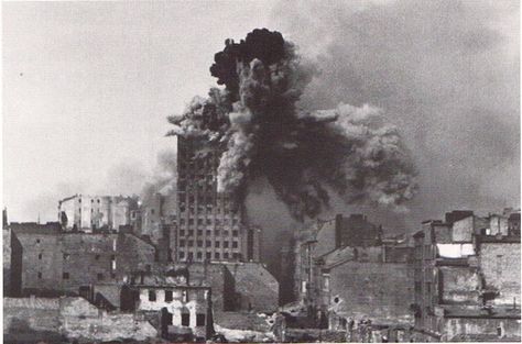 Warsaw and Warsaw uprising. 1944-45 Explosion on the "Prudential" building. 1944 Perang Dunia Ii, Warsaw Uprising, Ww2 Photos, Military History, World History, Warsaw, Historical Photos, Old Photos, Skyscraper