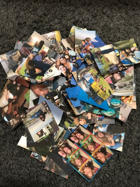 Friends photos memories aesthetic scrapbook Lost Memories Aesthetic, Making Memories Aesthetic, Memory Aesthetic, Year Board, College Memories, Aesthetic Scrapbook, Memories Aesthetic, Saving Memories, Turning 20