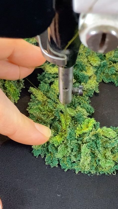 Painting And Textile Art, Moss Inspired Fashion, Moss Embroidery On Clothes, Moss Textiles, Moss Embroidery Tutorial, Lichen Embroidery, Wildlife Embroidery, Embroidered Moss, Machine Embroidery Techniques