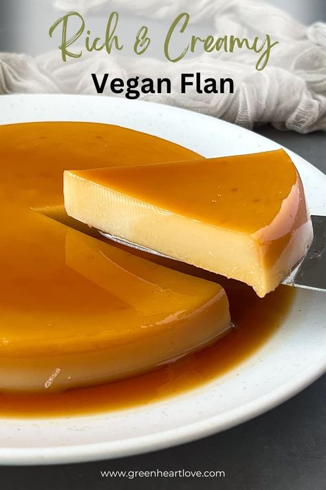 Vegan Flan, Vegan Market, Vegan Pudding, Vegan Whipped Cream, Vegan Baking Recipes, Plant Based Desserts, Flan Recipe, Vegan Pie, Guilt Free Dessert