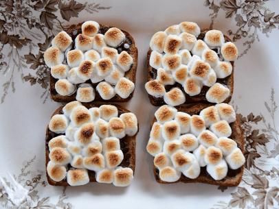 Cinnamon S'mores Toast Recipe | Ree Drummond | Food Network Marshmallow Toast, Ree Drummond Recipes, Tv Recipes, Cinnamon Swirl Bread, Kid Recipes, Delish Desserts, Break Fast, Pioneer Woman Recipes, Swirled Bread