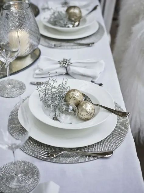 Easy to Make Christmas Decorations for Your Home - HubPages Festive Dining Table, Silver Christmas Decorations, Christmas Shadow Boxes, Christmas Dining Table, Christmas Dinner Table, Beautiful Christmas Decorations, Christmas Decorations Bedroom, Christmas Decorations Diy Outdoor, White Company