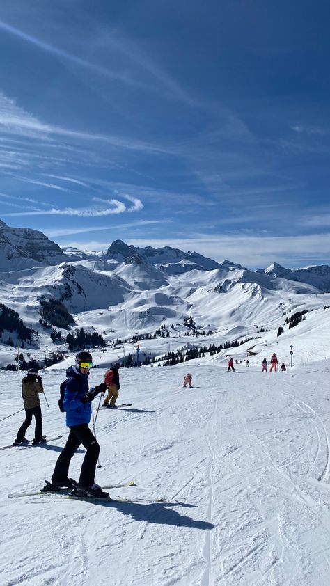 #stmoritz #skiing #instagraminspo #instagramstoryinspo #inspo #winter #aestethic #hotgirlwinter #schweitz #switz #swiss #prada #instagram #story #skilift #posh #glamour Euro Winter, Swiss Ski, Skiing Aesthetic, Ski Aesthetic, Ski Culture, Snow Aesthetic, 2025 Goals, Ski Trips, Fake Account