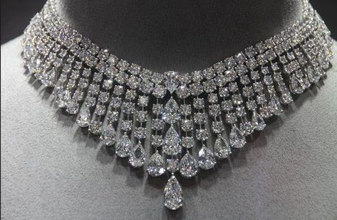 Gorgeous Diamond Choker Necklace by Graff Diamonds Grandmother Jewelry, Diamond Choker Necklace, Diamond Necklace Designs, Jewelry Design Inspiration, Diamond Choker, Real Jewelry, Jewelry Tags, Popular Jewelry, Expensive Jewelry