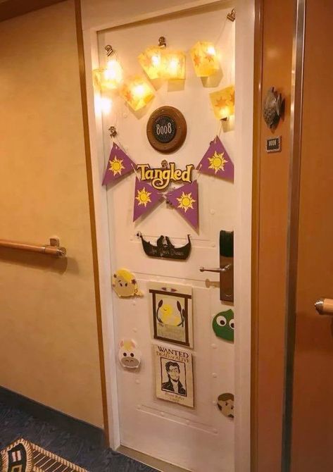 Stateroom Door Decorations, Disney Window Decoration, Disney Cruse, Cruise Stateroom, First Disney Cruise, Cruise Door Decorations, Disney Cruise Door Decorations, Cruise Rooms, Disney Wonder Cruise