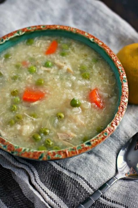 This slow cooker chicken lemon rice soup is delicious and comforting on a cold day. Dairy free and gluten free. Lemon Rice Soup Recipe, Quinoa Crunch Bars, Quinoa Crunch, Lemon Rice Soup, Chocolate Quinoa, Chicken Lemon, Chicken Rice Soup, Gluten Free Main Dishes, Broiled Chicken