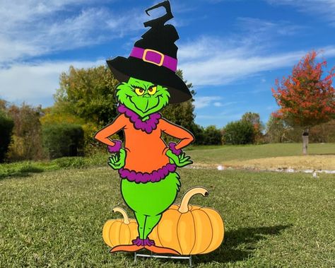 Grinch Halloween Decorations, Christmas Yard Art Diy Lawn Decorations, How The Grinch Stole Christmas Decor, Grinch Yard Art, Grinch Yard Decorations, Halloween Cutouts, Fall Crafts Decorations, Grinch Halloween, Skeleton Decor