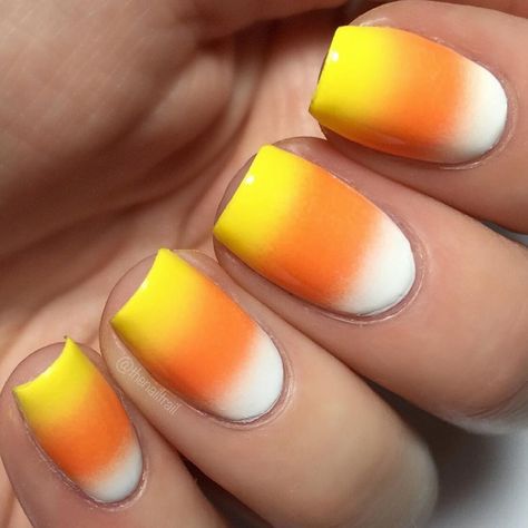 Candy corn ombre nails from The Nail Trail <3 Ombre Nails Art, Corn Nails, Candy Corn Nails, Halloween Nail Art Easy, Ombre Nail Art Designs, Halloween Nails Easy, Pumpkin Nails, Nail Art Ombre, Halloween Nail Designs