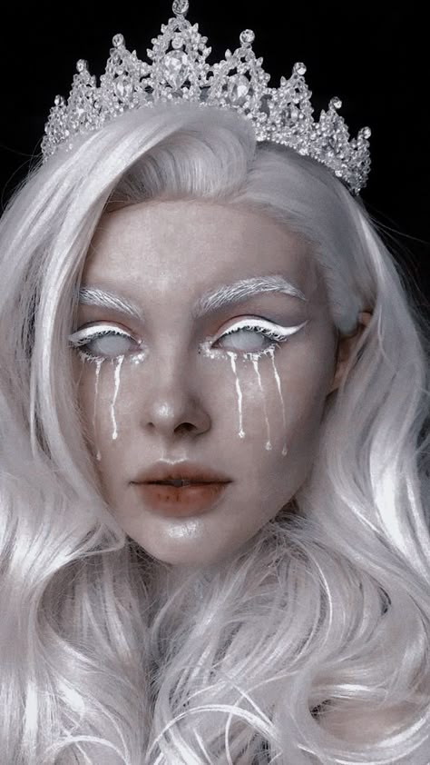 White Witch Makeup Narnia, Angel Makeup Halloween White, Ghost Costume Makeup Women, White Feather Makeup, White Tears Makeup, Pretty Ghost Makeup, White Angel Costume Makeup, White Makeup Looks Halloween, White Demon Costume