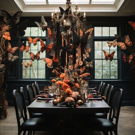 24 Gothic Halloween Table Settings » Lady Decluttered Dark Thanksgiving Table, Dark Academia Table, Halloween Glamour, Halloween Centerpieces, Enchanted Halloween, Halloween Weddings, Halloween Table Settings, Novel Inspiration, Halloween Tablescape