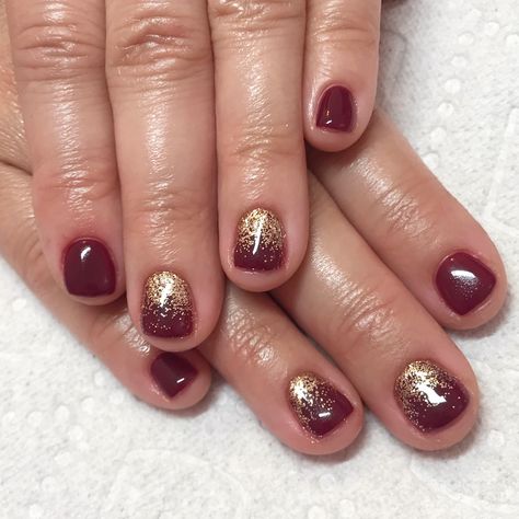 Fall nails. Cranberry nails. Red wine nail color. gold nails. Glitter fade. Gel nails. Christmas nails. Winter nails. Russian manicure. Garnet And Gold Nails, Red Wine Nail Color, Maroon Nails With Gold, Wine And Gold Nails, Wine Nail Color, Maroon And Gold Nails, Sport Nails, Cranberry Nails, Sports Nails