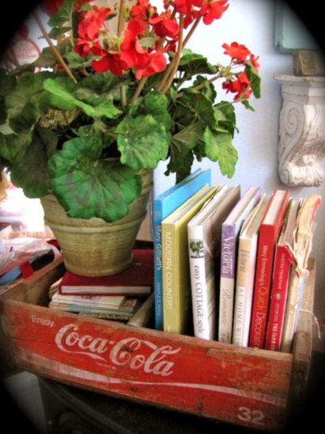 Crate Box Ideas, Antique Decor Ideas, Old Coke Crates, Coke Crate Ideas, Offices Ideas, Crate Decor, Gunny Sack, Coca Cola Decor, Books Flowers