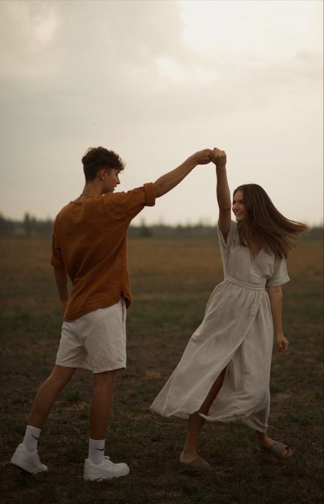 Boy And Girl Photoshooting, Grumpy Girl Sunshine Boy Aesthetic, Couple Outfits For Pictures, Boy Blurred Pic, Pre Wedding Photoshoot Outdoor, Couples Outfit, Couples Shoot, Beautiful Flowers Photos, Dance With You