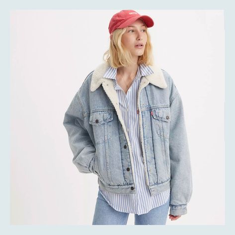 16 Fall Jackets We Love (+ This Year's Two Biggest Outerwear Trends) - Emily Henderson Sherpa Trucker Jacket, Morning Sunlight, Light Wash Levis, Outerwear Trends, Taylor Stitch, Easy Shape, Levis Jacket, A Jacket, Loose Jeans