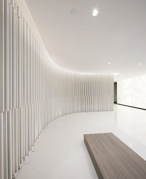 Lobby Interior Design, Casa Country, Lobby Interior, Lobby Design, Curved Walls, Space Architecture, Wall Cladding, Commercial Interiors, Retail Design