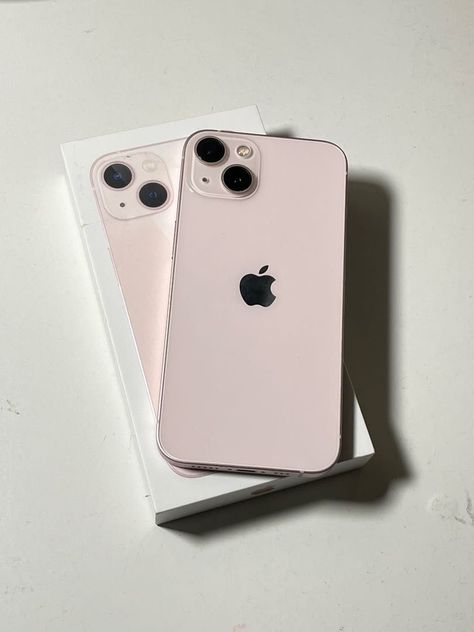 cutest iphone of the year Iphone 13 Mini Pink, Iphone 13 Rose, 2025 Wishlist, Iphone Gift, Dream Phone, Rose Gold Iphone, Girly Phone Cases, Iphone Obsession, Collage Phone Case