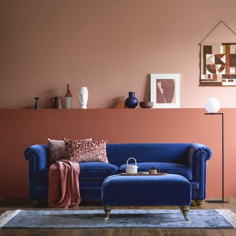 Blue Velvet Sofa, Pink Curtains, Living Room Trends, Sopot, Blue Sofa, Design Del Prodotto, Interior Trend, A Living Room, Fashion Room