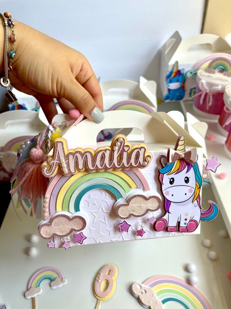 Favor Boxes Ideas Birthday, Candy Bar Unicornio, Unicorn Treats, Butterfly Cake Topper, Favor Boxes Birthday, Unicorn Themed Birthday Party, Party Topper, Unicorn Party Favors, Coloring Bookmarks