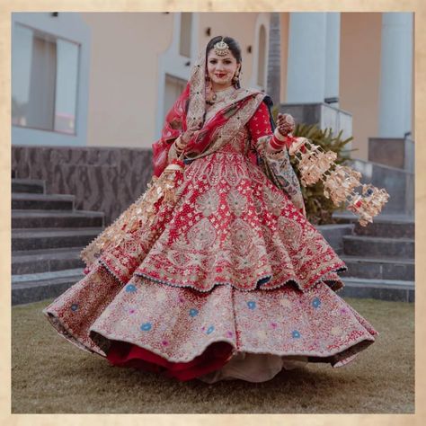 Top New Age Bridal Wear Designers To Consider For 2022 Photos With Bridesmaids, Bridal Lengha, Red Bridal Dress, Amazing Wedding Photos, Wedding Shoots, Wedding Lehenga Designs, Marriage Photos, Indian Bride Outfits, Punjabi Bride