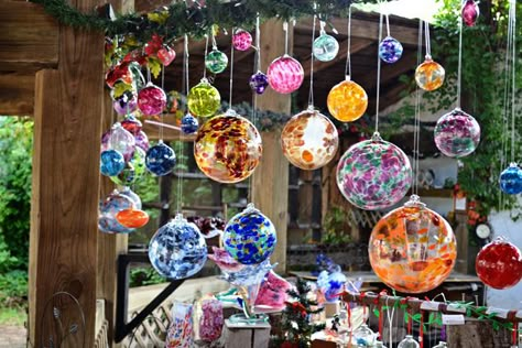 pretty glass balls at Texas Renaissance Festival Witch Balls, Witch Ball, Art Of Glass, Blown Glass Art, Glass Balls, The Pioneer Woman, Gorgeous Glass, Pioneer Woman, Paperweights