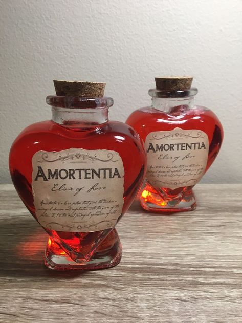 Harry Potter Stuff Diy, Harry Potter Potions Aesthetic, Potions Harry Potter Aesthetic, Love Potion Aesthetic, Harry Potter Room Ideas, Potions Aesthetic, Potions Harry Potter, Harry Potter Rooms, Harry Potter Love Potion