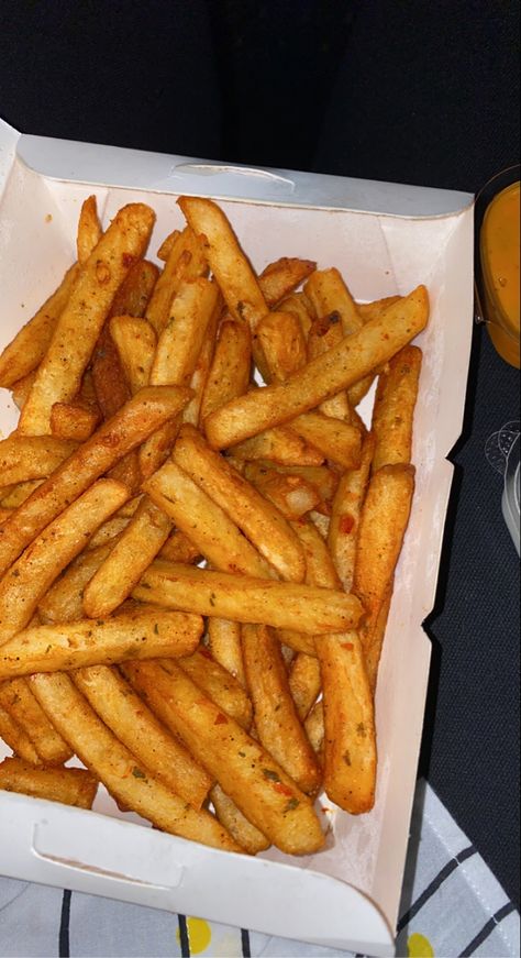 Fries 🍟 Fries Snapchat, French Fries Snap, French Fries Aesthetic, Story Food, Bridesmaid Photoshoot, Snap Story, Snap Food, Snap Quotes, Fried Potatoes