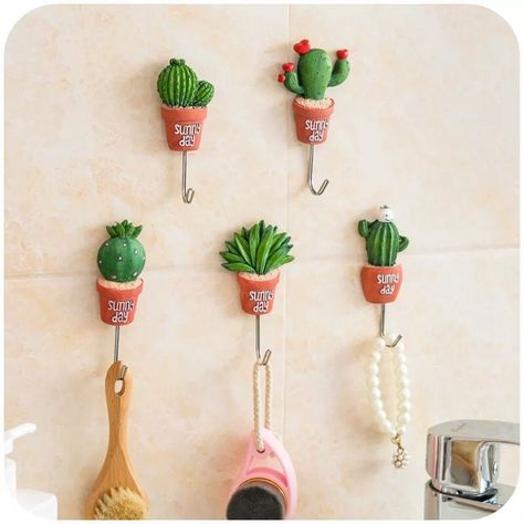 Succulent Kitchen, Clay Cactus, Cactus Ideas, Cactus Kitchen, Bathroom Wall Hooks, Polymer Clay Owl, Clay Gifts, Clay Owl, Clay Idea