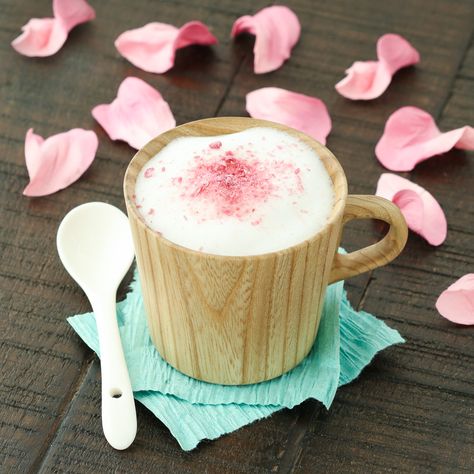 Spring Sweets, Milk Tea Recipe, Green Tea Latte, Sweet Coffee, Japanese Tea Ceremony, Japanese Dessert, Sweet Drinks, Tea Tasting, Cherry Juice