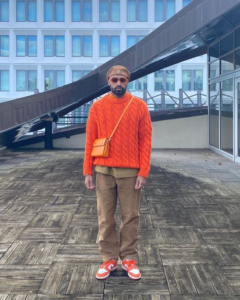 Orange Sneakers Outfit, Into Outfit, Orange Sweater Outfit, Orange Knit Sweater, Seasonal Palette, Outfit Homme, Bright Sneakers, Camel Pants, Sweater Outfits Men