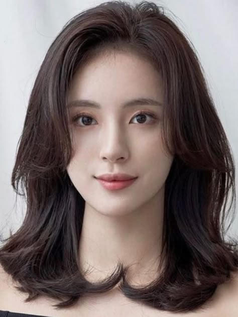 Shoulder Level Haircut For Women, Curtain Bangs With Layers Shoulder Length, Korean Shoulder Length Hair, Medium Length Side Part, Wavy Hair Mid Length, Voluminous Lob, Curl Perm, Lob Bob, Korean Bangs