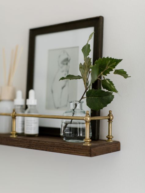 Small Bathroom Shelf Ideas, Shelf Organization Ideas, Diy Bathroom Shelf, Small Bathroom Shelf, Bathroom Shelf Ideas, Brass Gallery Rail, Gallery Shelves, Gallery Rail, Shelves Over Toilet