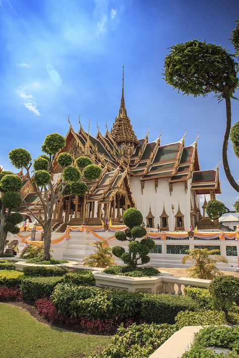 Bangkok The Grand Palace, Thailand Culture Aesthetic, Bangkok Thailand Aesthetic, Temples Thailand, Grand Palace Thailand, Bangkok Aesthetic, Bangkok Temples, Thailand City, Thailand Temples