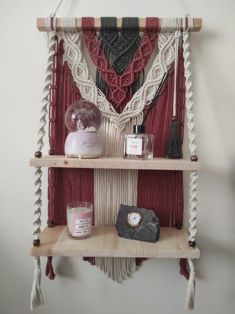 Sipariş üzere makrome tasarım ürünleri satılır.. bilgi için instagram hesabıma bekliyorum.. @makrome_nakis_dunyasii Macrame Shelf, Macrame, Shelves, Instagram, Home Decor, Macramé, Home Décor