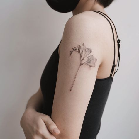 Sia Tattoos, Freesia Tattoo, New York Tattoo, Nyc Tattoo, Botanical Tattoo, Line Flower, Moon Flower, Fine Line Tattoos, Tattoo Inspo