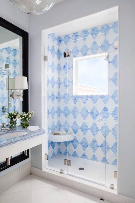 Blue And White Tiles, Bathroom Features, Bad Inspiration, Bathroom Renos, White Tiles, Beautiful Bathrooms, Contemporary Bathroom, House Inspo, Dream Home Design