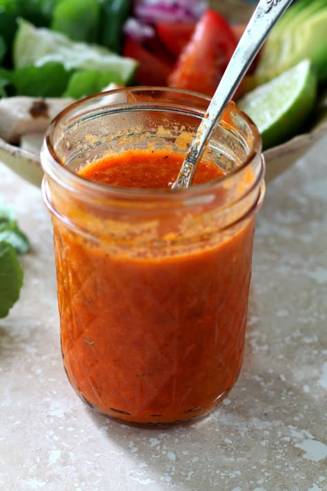 Roasted Red Pepper Vinaigrette Red Pepper Salad Dressing, Red Pepper Vinaigrette, Roasted Red Pepper Dressing, Red Pepper Dressing, Zero Point Recipes, Pepper Dressing, Oil Free Salad Dressing, Roasted Red Pepper Pasta, Stuffed Pepper Dip