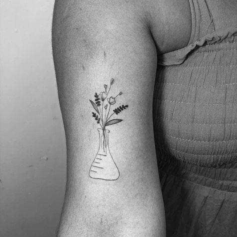 Small Science Tattoos, Flask Tattoo, Chemistry Tattoo Ideas, Coffee Chemistry, Dopamine Tattoo, Biology Tattoo, Chemistry Tattoo, Teacher Tattoos, Science Tattoo