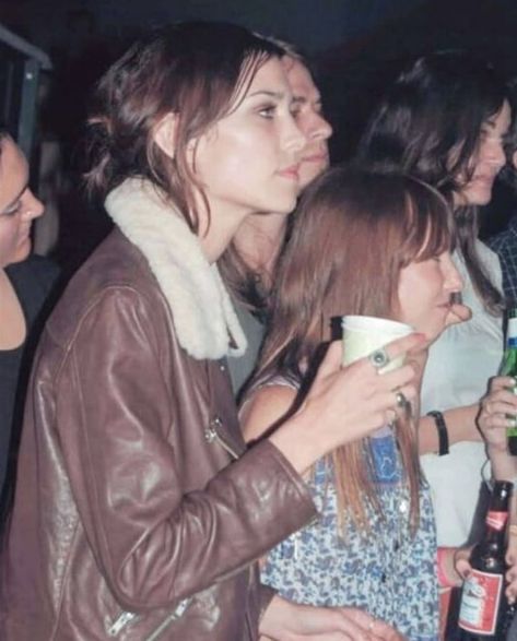 ً on Twitter: "alexa chung in an arctic monkey's concert… " Alexa Chung 2014, Trench Coat Street Style, Alexa Chung Style, Cosmic Girl, I'm With The Band, Cosmic Girls, Alexa Chung, Hot Outfits, Arctic Monkeys