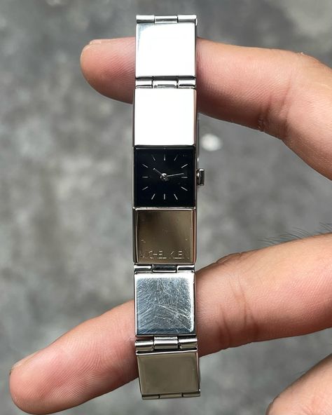 ✨ MICHEL KLEIN MINIMAL STYLE VINTAGE WATCH / BASE METAL + STAINLESS STEEL / V220 - 6730 / 9N0694 / MADE IN JAPAN • SIZE : 13mm ; BAND : 17cm • COND : 95% ( Very good condition when you hold it in real life ) • Pr : $198 included DHL shipping fee ( 1200 cá 🎣 ) • Buy more than 2 products, message me to get a good price ✨ • The products will be shipped using DHL’s fastest delivery service. • For quartz watches, we do not include batteries as they can pose a fire hazard. • Your order will ... Unique Watches, Ice Ice Baby, Watches Unique, Ring Watch, Classy Jewelry, Stylish Watches, Jewelry Lookbook, Minimal Style, Dream Jewelry