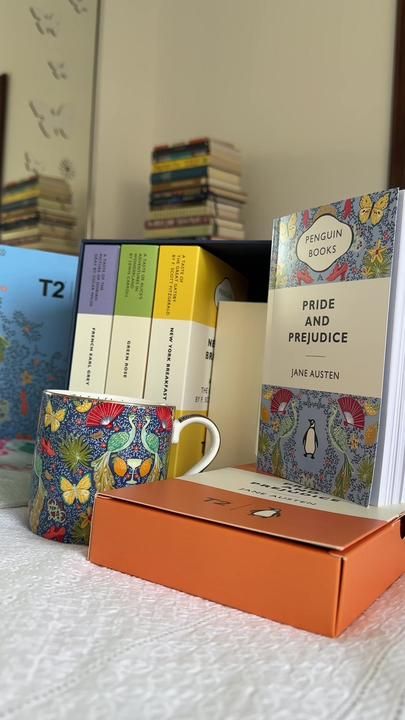 Book Box Design, Tea Book, Books And Tea, Books 2023, Booktok Books, Book Boxes, Book Haul, Tea And Books, Penguin Classics