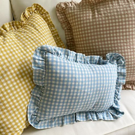 Homemade Pillow Cases, Homemade Pillows, Heather Taylor, Detail Oriented, Sewing Machine Projects, Cute Sewing Projects, Bantal Sofa, Diy Sewing Clothes, Diy Pillows