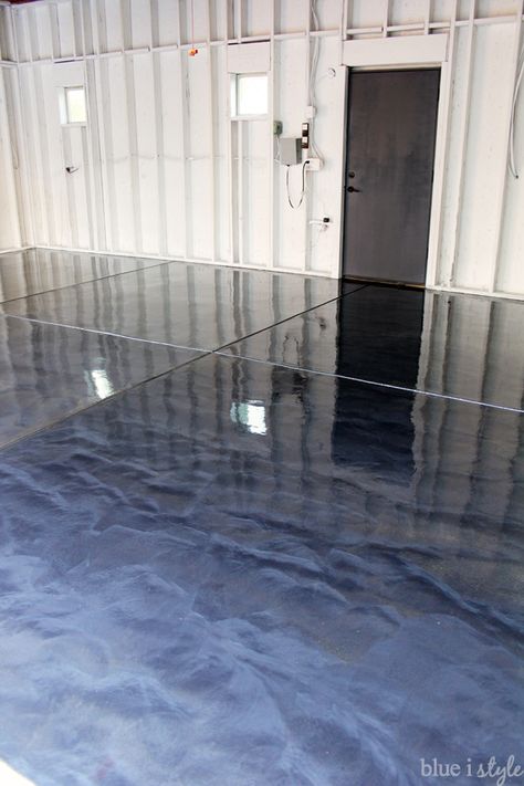 How to Apply RockSolid Metallic Garage Floor Finish - Blue i Style Garage Floor Finishes, Inexpensive Flooring, Garage Boden, Garage Floor Paint, Garage Floor Coatings, Finished Garage, Garage Floor Epoxy, Cheap Flooring, Garage Door Makeover