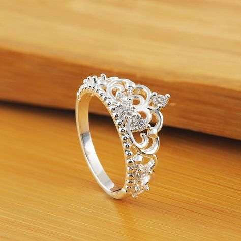 Diamond crown ring