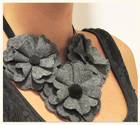 Felt flower necklace Felt Flower Necklace, Fabric Flower Necklace, Girls Camp Crafts, Felt Necklace, Cotton Necklace, Fabric Brooch, Beauty Products Gifts, Felt Jewelry, Fabric Necklace